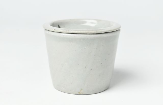 日高伸治 2 青白磁蓋付薬壺 小 ｜ 暮らしのうつわ花田 和食器 通販