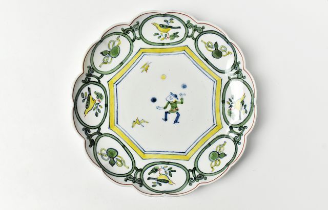 吉岡将弐 ダミ花蝶文輪花皿