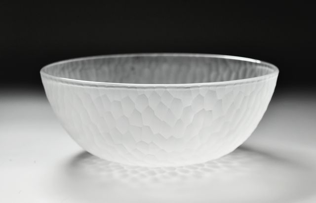 コレクターさん必見 大正期　乳白鱗紋　エナメル脚　碗形氷コップ(和ガラス) 市川知也 浅鉢氷鱗 ｜ 暮らしのうつわ花田 和食器 通販