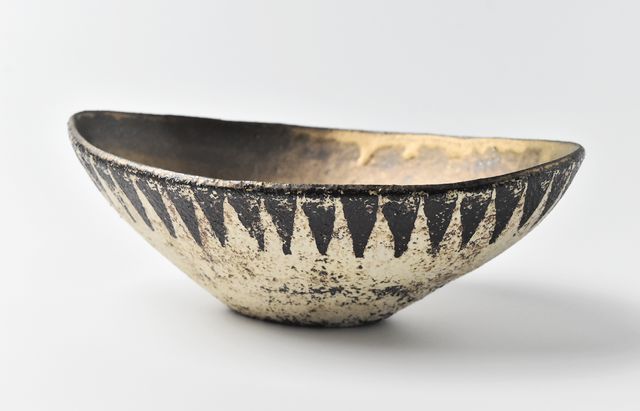 珍品　最上手「金蘭花唐草瑠璃釉のころ茶碗」 無傷　本物保証 珍品 最上手「金蘭花唐草瑠璃釉のころ茶碗」 無傷 本物保証