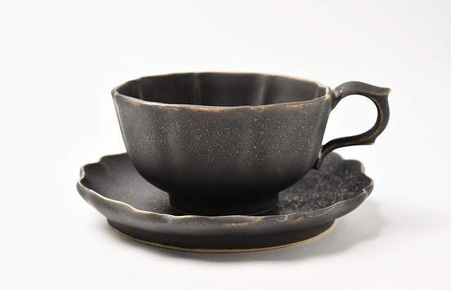 山本哲也 28 黒釉輪花C＆S ｜ 暮らしのうつわ花田 和食器 通販