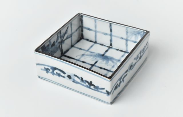 余宮隆 2 自然灰釉4寸皿 ｜ 暮らしのうつわ花田 和食器 通販