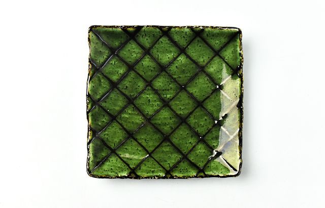 鈴木重孝 織部釉格子文四方小皿【H】