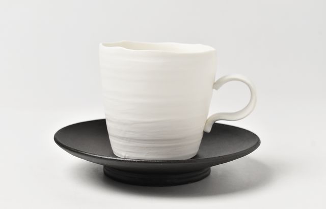 鈴木重孝 純白磁コーヒーカップ/黒磁ソーサー