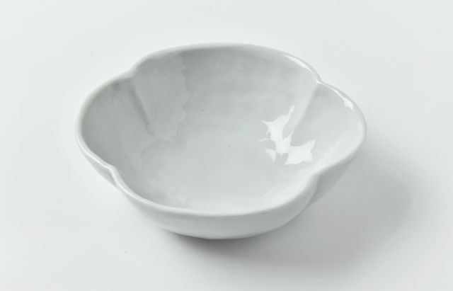 重田良古 染付貝形吹墨蟹文小皿 ｜ 暮らしのうつわ花田 和食器 通販
