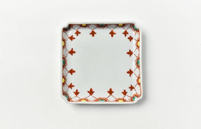 須谷窯 赤絵瓔珞文四方皿 ｜ 暮らしのうつわ花田 和食器 通販