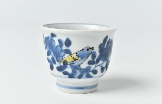 堀畑蘭 61 酒盃 色絵花に鳥蝶 ｜ 暮らしのうつわ花田 和食器 通販