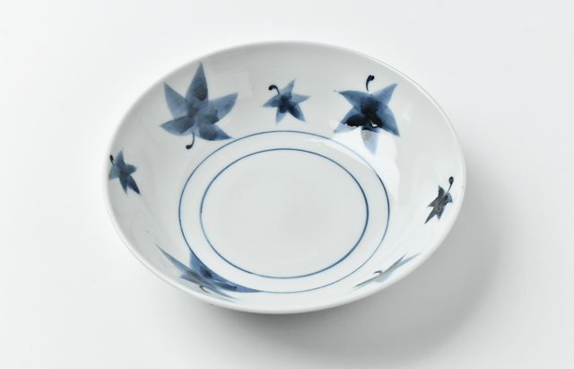 小皿 4枚 色絵付 花 銘 田代 赤絵 人物 歪み 江戸 明治 小皿 4枚 色絵付 花 銘 田代 赤絵 人物 歪み 江戸 明治 小皿 4枚