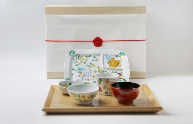 花田（MOAS） お食い初めセット（きいろのヤマブキ）木箱付 ｜ 暮らし