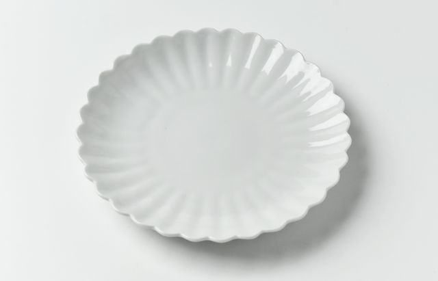 水野克俊 2 白磁輪花5寸皿 ｜ 暮らしのうつわ花田 和食器 通販