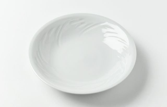 水野克俊 7 白磁太しのぎ5.5寸深皿 ｜ 暮らしのうつわ花田 和食器 通販