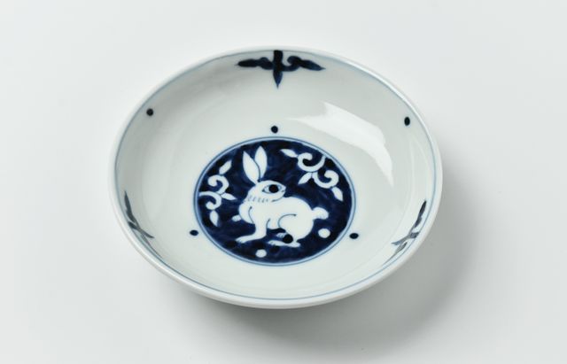 岩永浩 兎文反4.5寸皿 ｜ 暮らしのうつわ花田 和食器 通販