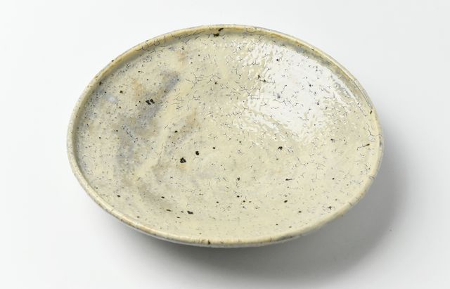 工藤和彦 107 白樺ホワイト8寸たわみ皿 ｜ 暮らしのうつわ花田 和食器 通販