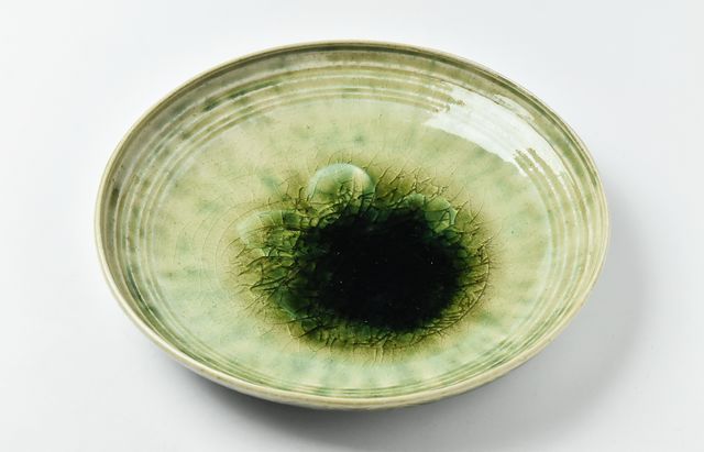 雪ノ浦裕一 16 緑釉花文皿 ｜ 暮らしのうつわ花田 和食器 通販