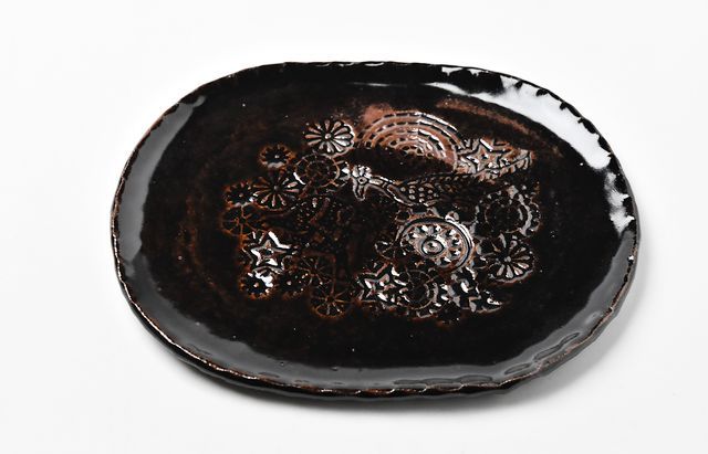 杉本寿樹 飴釉印花オーバルプレート18cm ｜ 暮らしのうつわ花田 和食器