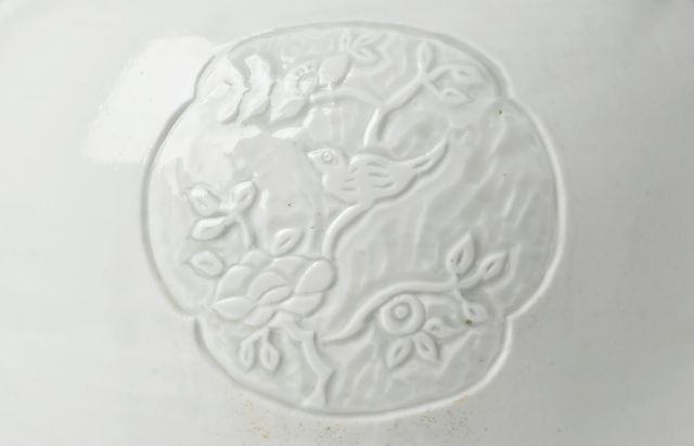 阿部春弥・みか 2 白磁窓花鳥文壺 ｜ 暮らしのうつわ花田 和食器 通販