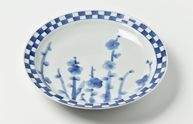 西納三枝 1 染付槍梅文尺皿 ｜ 暮らしのうつわ花田 和食器 通販