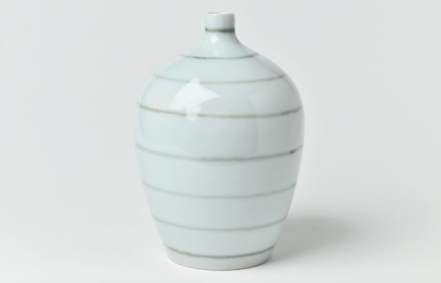 日下華子 白磁コマ文花器 ｜ 暮らしのうつわ花田 和食器 通販