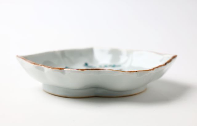 山本恭代 20 色絵草花文葉形皿 ｜ 暮らしのうつわ花田 和食器 通販