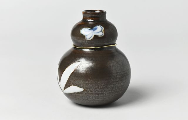 宮岡麻衣子 26 瓢形掛花入れ ｜ 暮らしのうつわ花田 和食器 通販