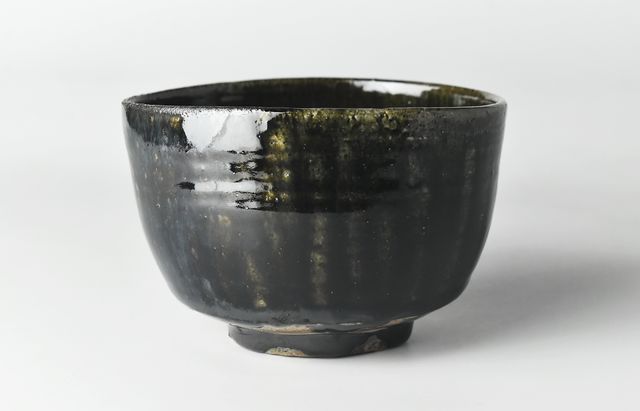津軽の古い焼物　悪戸焼　抹茶碗 田中佐和子 6A 黒抹茶碗 ｜ 暮らしのうつわ花田 和食器 通販