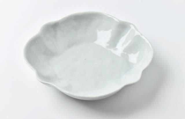 中尾万作 5 白磁木瓜型皿（小） ｜ 暮らしのうつわ花田 和食器 通販