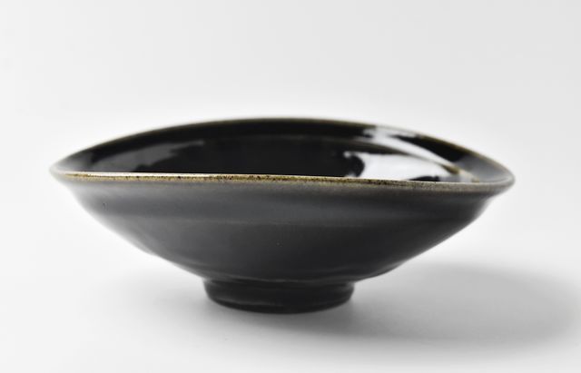 余宮隆 21 飴釉たわみ向付 ｜ 暮らしのうつわ花田 和食器 通販