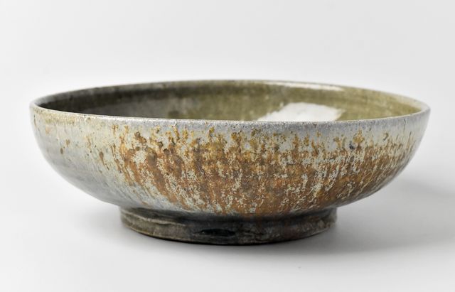 余宮隆 4 自然灰釉8寸鉢 ｜ 暮らしのうつわ花田 和食器 通販