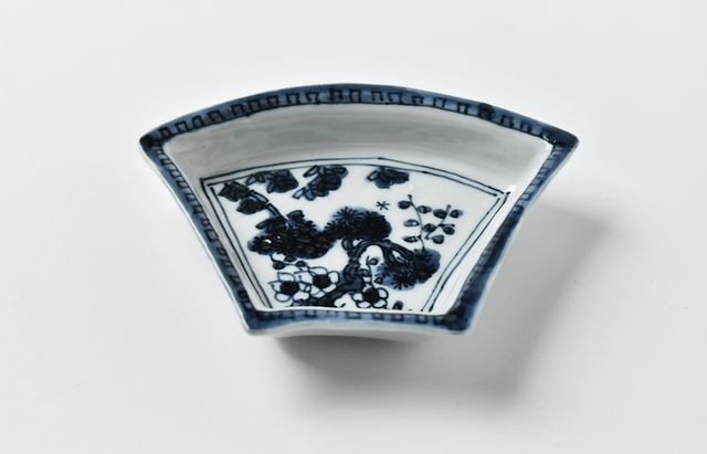 A 2034 京焼　染付　芭蕉に賢人紋様　扇面型小皿　「梅泉」5枚 浦陽子 1 染付松竹梅扇面小皿 ｜ 暮らしのうつわ花田 和食器 通販