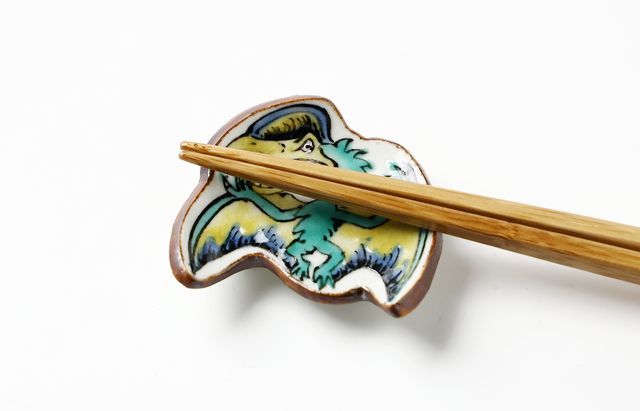 松浦コータロー 8 色絵ダルウィノプテルス箸置 ｜ 暮らしのうつわ花田