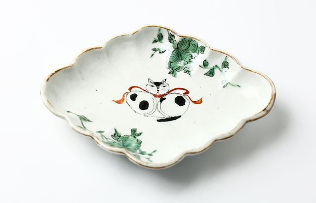 松浦ナオコ 21 色絵牡丹猫文菱形皿 ｜ 暮らしのうつわ花田 和食器 通販