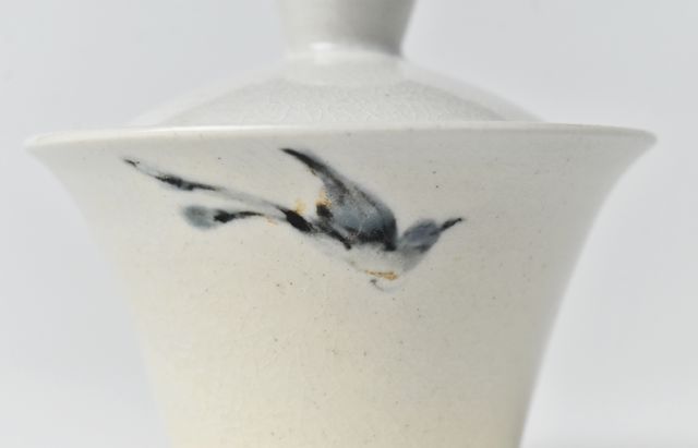 松本郁美 12B 貫入灰釉蓋碗（青鳥） ｜ 暮らしのうつわ花田 和食器 通販