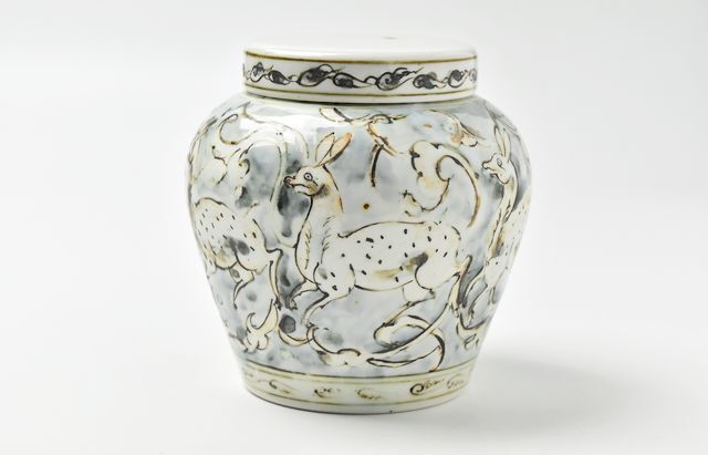 松本郁美 29 貫入灰釉茶入れ壺（鹿） ｜ 暮らしのうつわ花田 和食器 通販