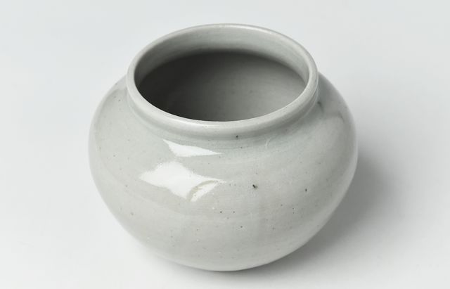 日高伸治 青白磁蓋付薬壺 大 ｜ 暮らしのうつわ花田 和食器 通販