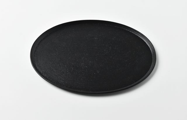飾り皿 黒とオレンジの美しいグラデーションが特徴の深皿、作家名の刻印あり。工芸品 飾り皿 黒とオレンジの美しいグラデーションが特徴の深皿、作家