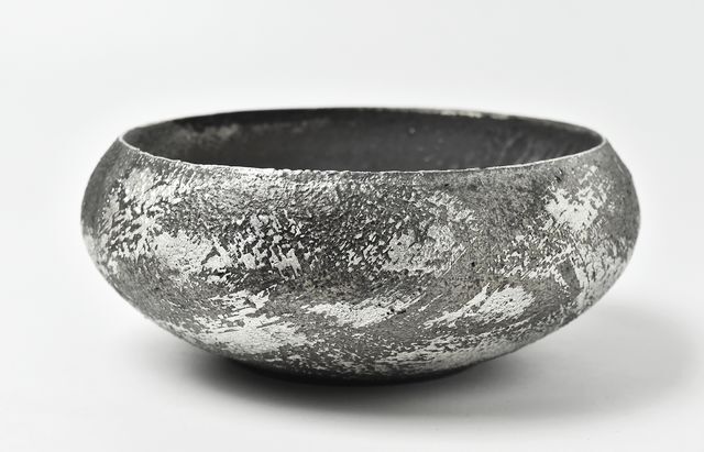 山本哲也 33B sabi-刷毛目銀彩空鉢（大） ｜ 暮らしのうつわ花田 和