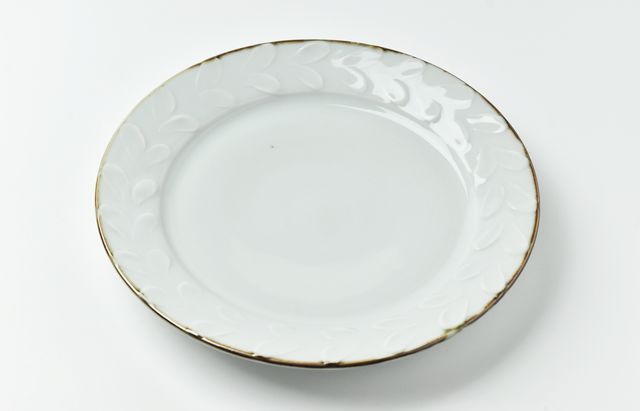 小林巧征 7寸リム皿白磁双葉 ｜ 暮らしのうつわ花田 和食器 通販