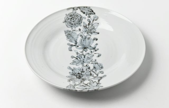九谷青窯 106 花文8寸皿 ｜ 暮らしのうつわ花田 和食器 通販