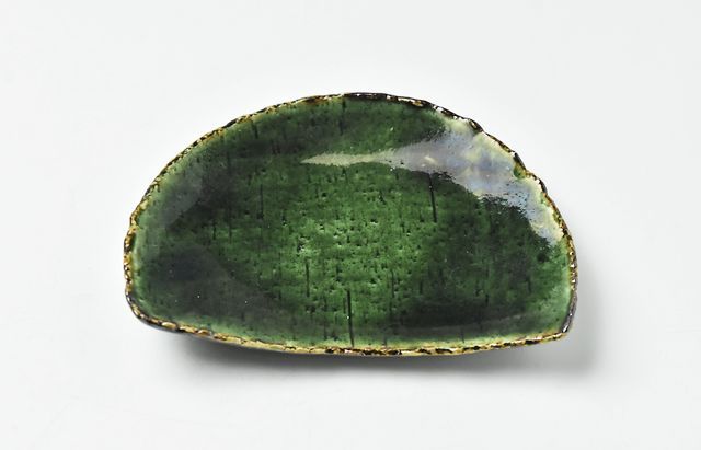 鈴木重孝 織部釉小半月皿 ｜ 暮らしのうつわ花田 和食器 通販