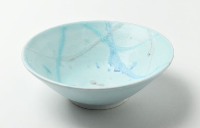 Top【選抜株】360975アイス ブルー ベルベット　35個　鉢無し/脱土 鈴木重孝 16 トルコペールブルー釉打ち水文6寸鉢 ｜ 暮らしのうつわ