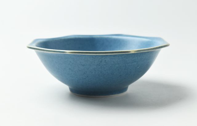 旧東ドイツ製　テューリンゲンの森　青い陶器のボウル（大）　ビンテージ？ 旧東ドイツ製 テューリンゲンの森 青い陶器のボウル（大） ビンテージ