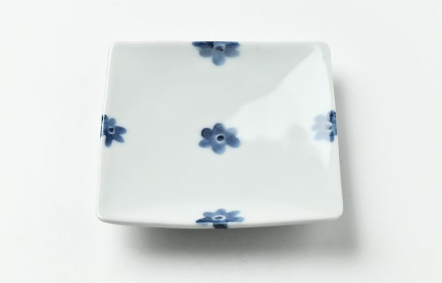 横井佳乃 23 角小皿 鉄線 ｜ 暮らしのうつわ花田 和食器 通販