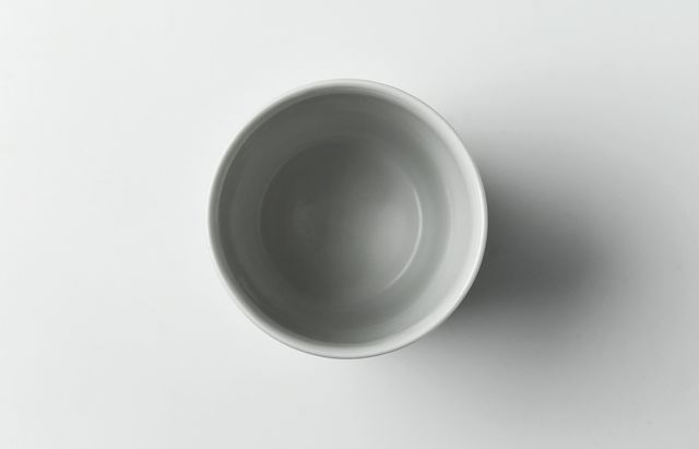 水野克俊 32 白磁胴紐湯呑 ｜ 暮らしのうつわ花田 和食器 通販