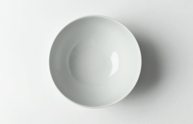 水野克俊 67 白磁面取小菊紋飯碗 ｜ 暮らしのうつわ花田 和食器 通販