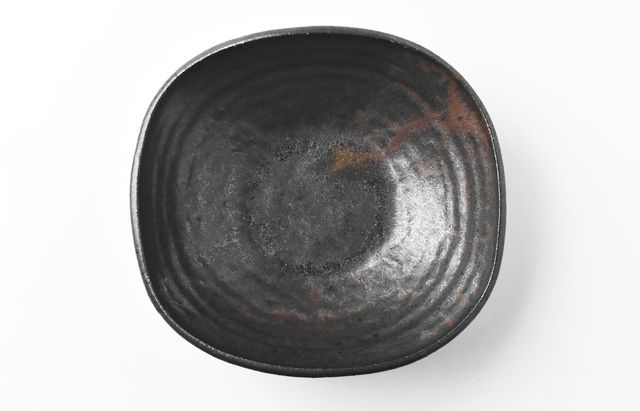 吉田学 鉄釉四方鉢（中） ｜ 暮らしのうつわ花田 和食器 通販