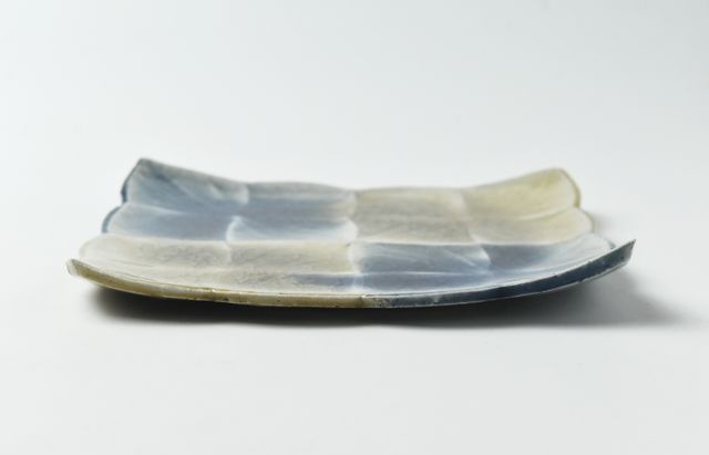 雪ノ浦裕一 8 藍釉市松掛分四方皿 ｜ 暮らしのうつわ花田 和食器 通販