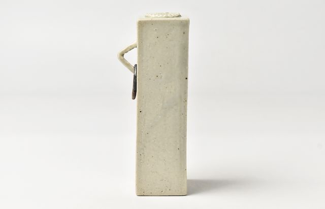 安齋新・厚子 56 青磁掛け花入 ｜ 暮らしのうつわ花田 和食器 通販