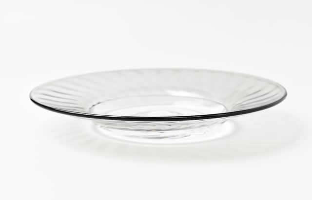 河上智美絞りリム7寸皿（グレー）｜暮らしのうつわ花田和食器通販