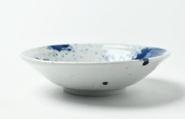 中尾万作 吹墨桜5寸皿 ｜ 暮らしのうつわ花田 和食器 通販