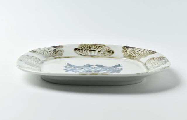 稲村真耶 印判双鶏文7.5寸丸四方皿 ｜ 暮らしのうつわ花田 和食器 通販